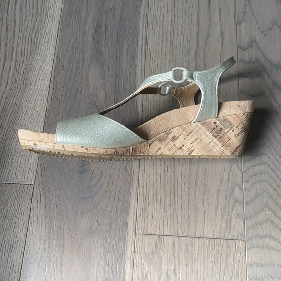 Size 10 women’s Naturalizer wedges. NWT - Picture 3 of 7